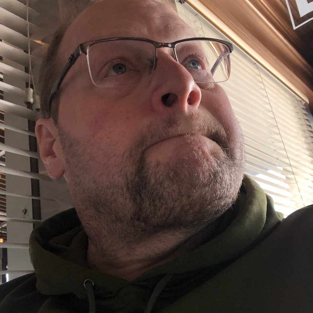 Meet your Posher, Eric